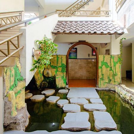 Oyo 1683 Hotel Musafira Syariah Yogyakarta Kültér fotó