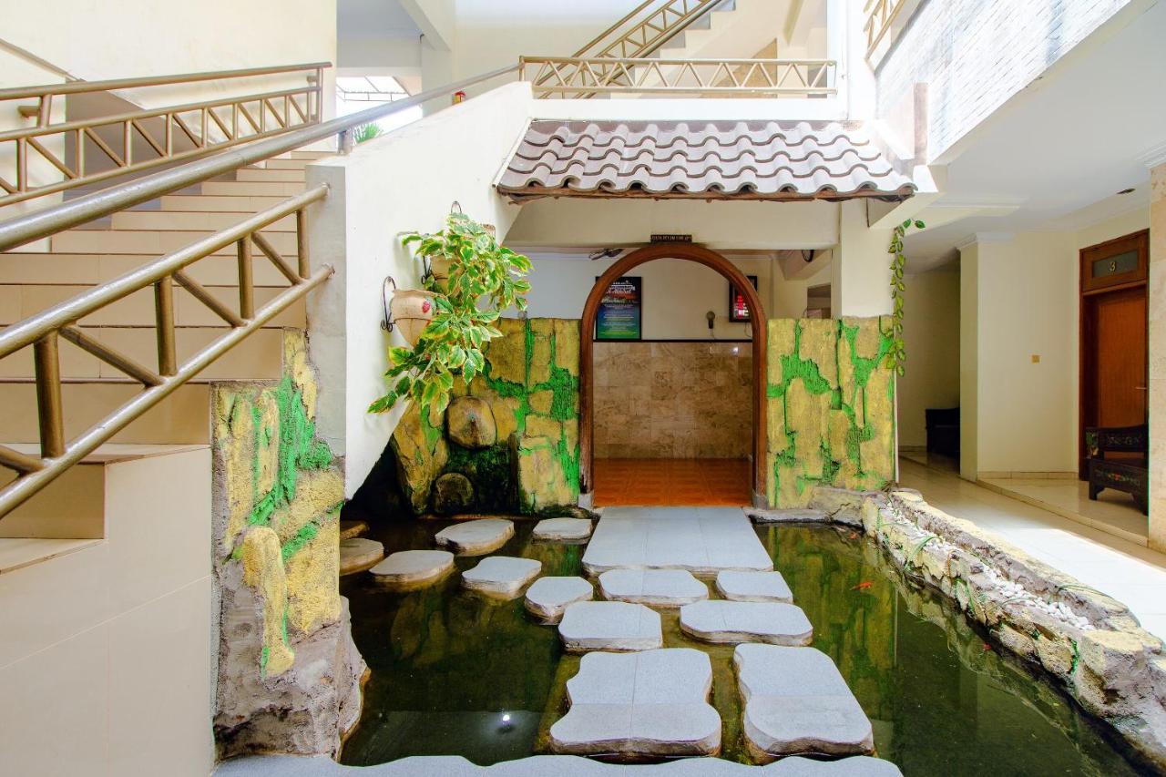 Oyo 1683 Hotel Musafira Syariah Yogyakarta Kültér fotó