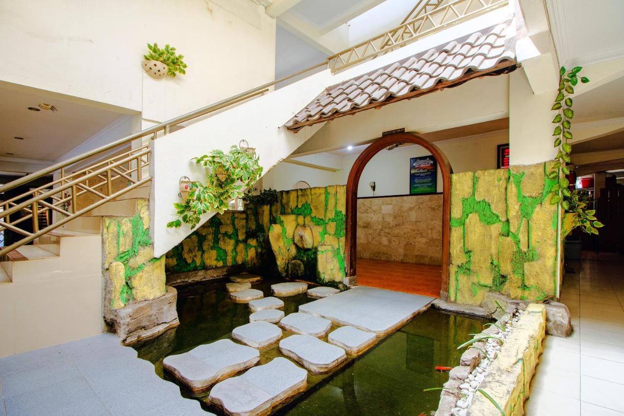 Oyo 1683 Hotel Musafira Syariah Yogyakarta Kültér fotó
