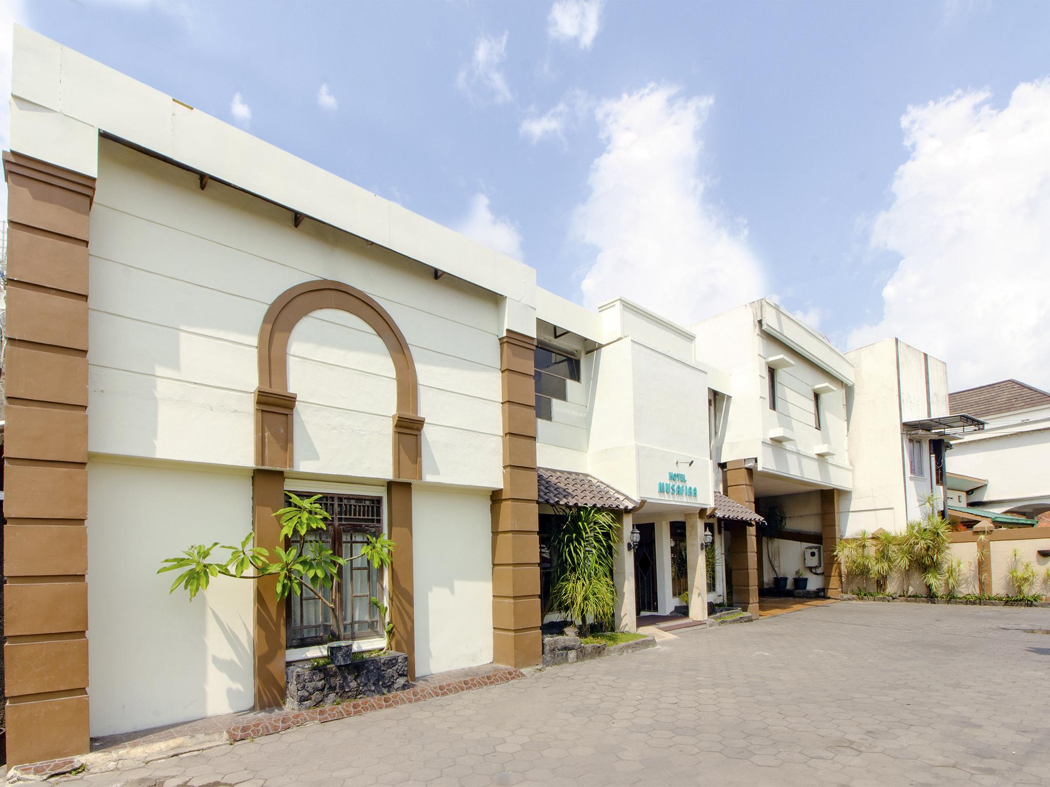 Oyo 1683 Hotel Musafira Syariah Yogyakarta Kültér fotó
