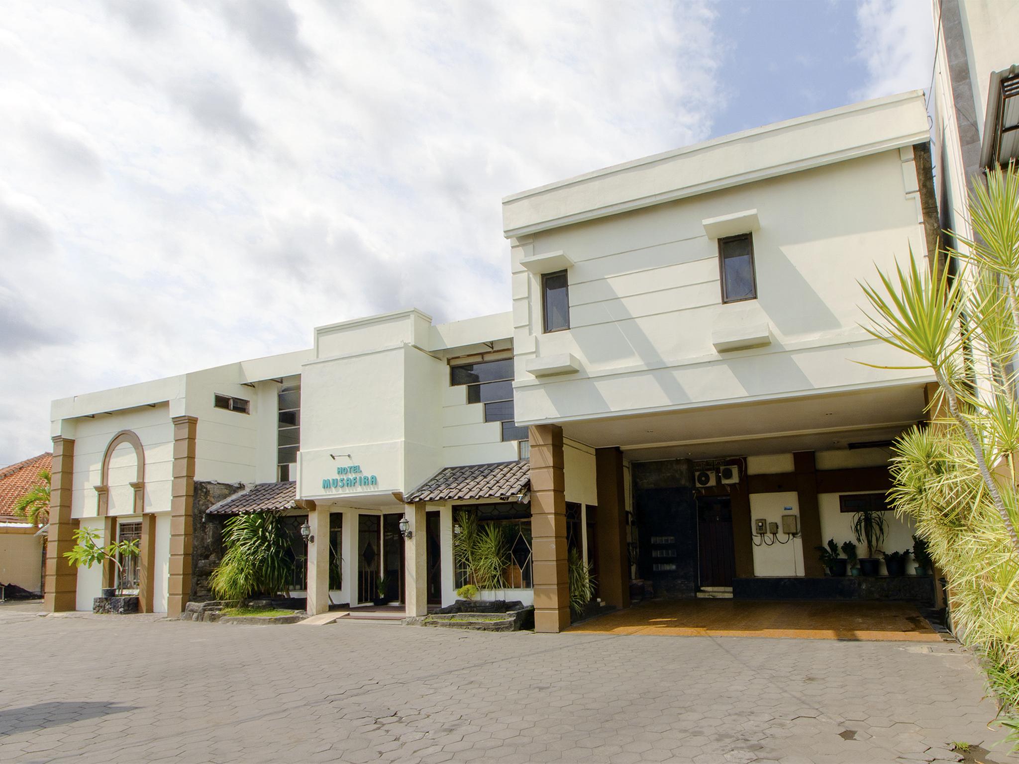 Oyo 1683 Hotel Musafira Syariah Yogyakarta Kültér fotó