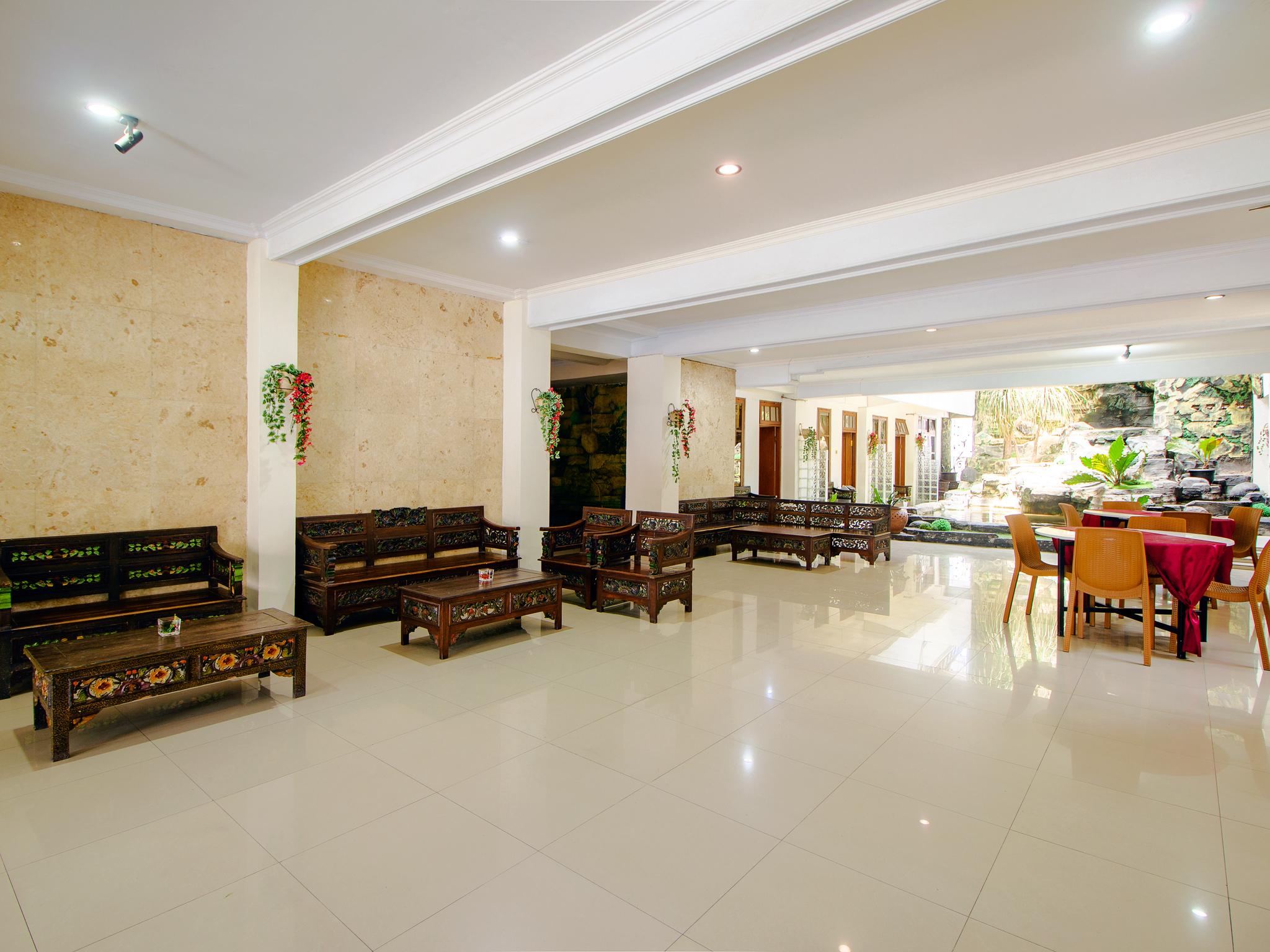Oyo 1683 Hotel Musafira Syariah Yogyakarta Kültér fotó
