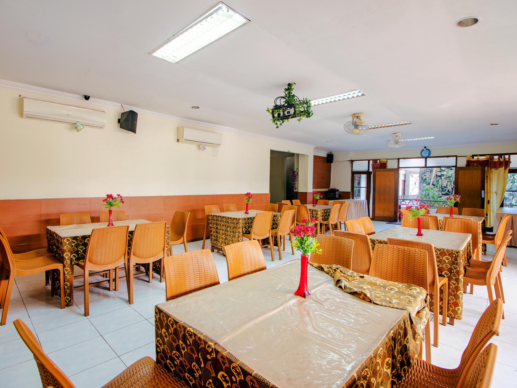 Oyo 1683 Hotel Musafira Syariah Yogyakarta Kültér fotó