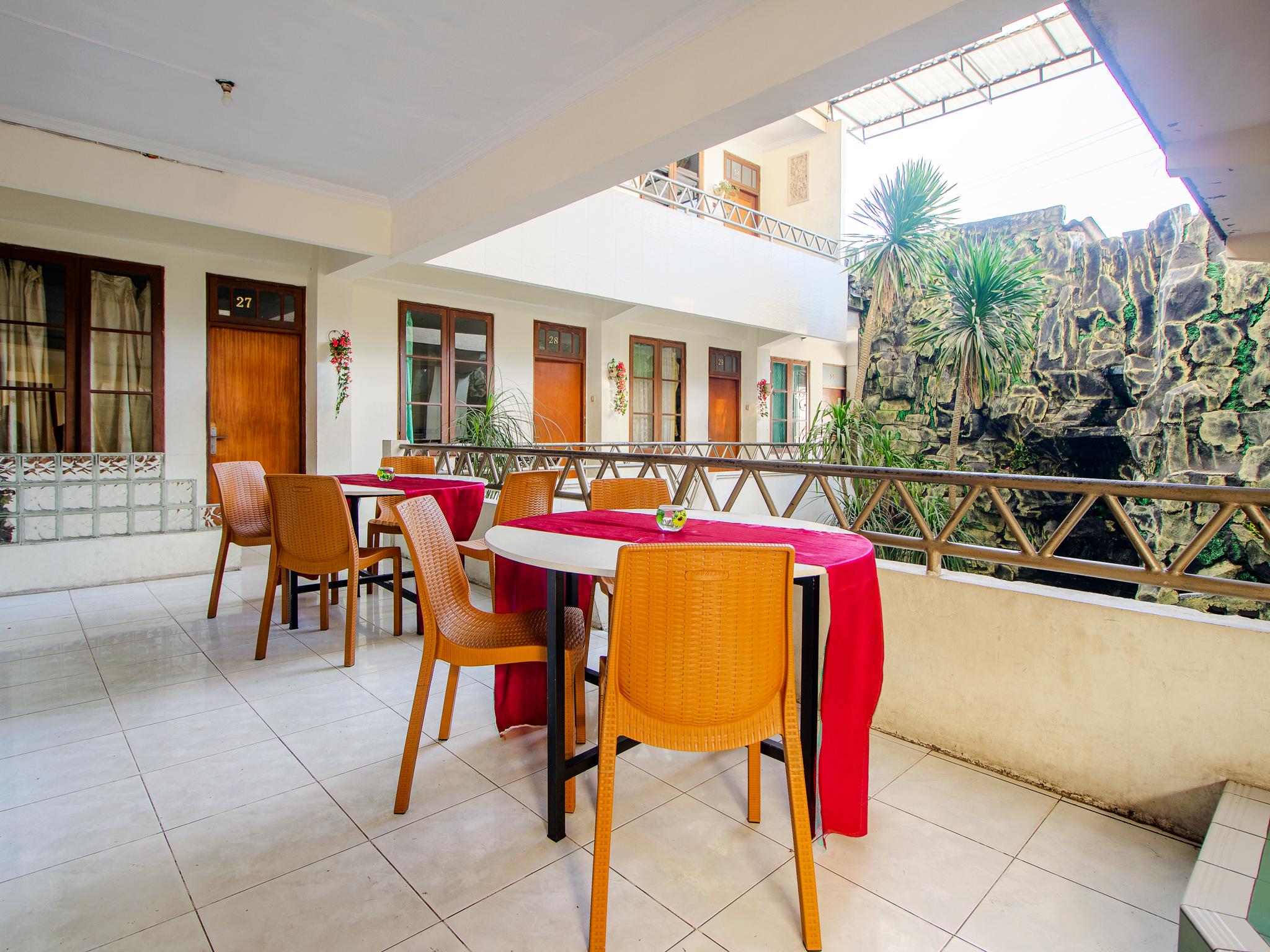 Oyo 1683 Hotel Musafira Syariah Yogyakarta Kültér fotó