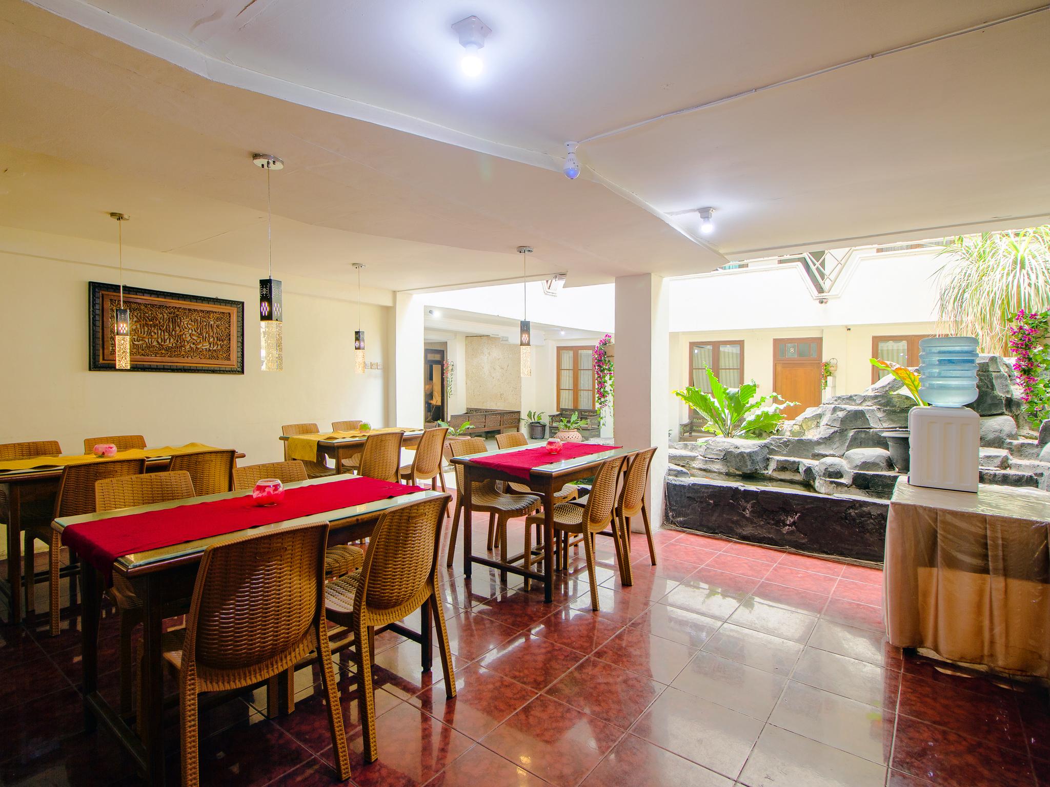 Oyo 1683 Hotel Musafira Syariah Yogyakarta Kültér fotó