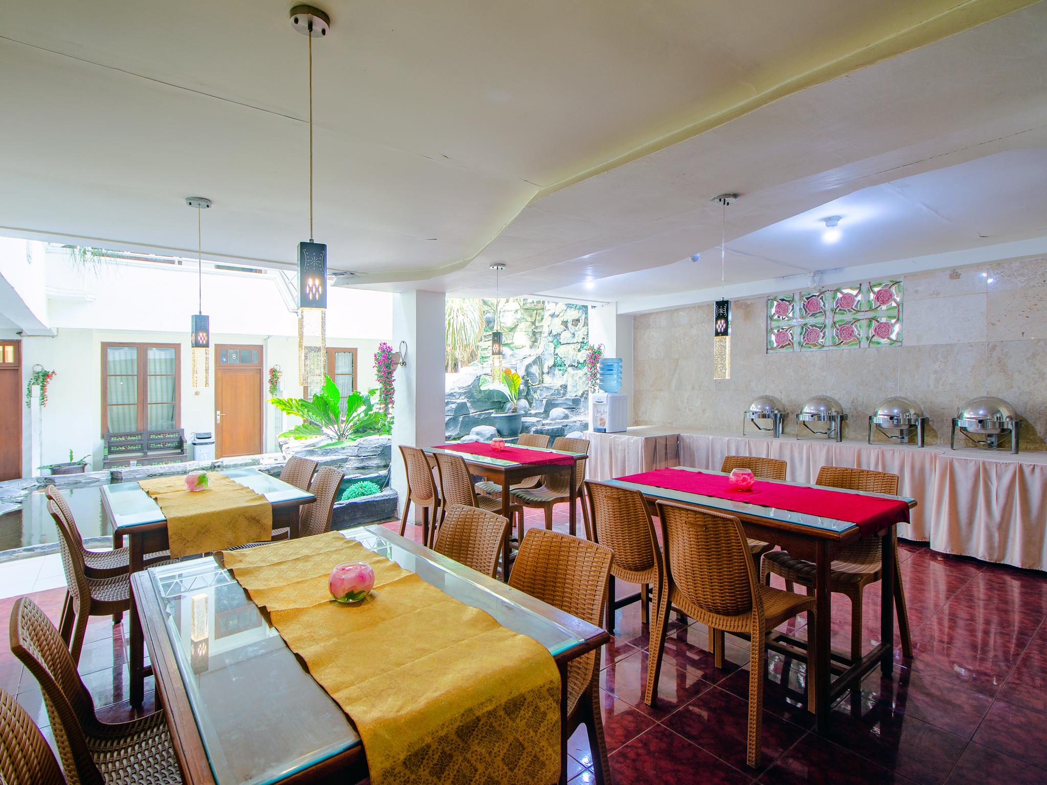 Oyo 1683 Hotel Musafira Syariah Yogyakarta Kültér fotó