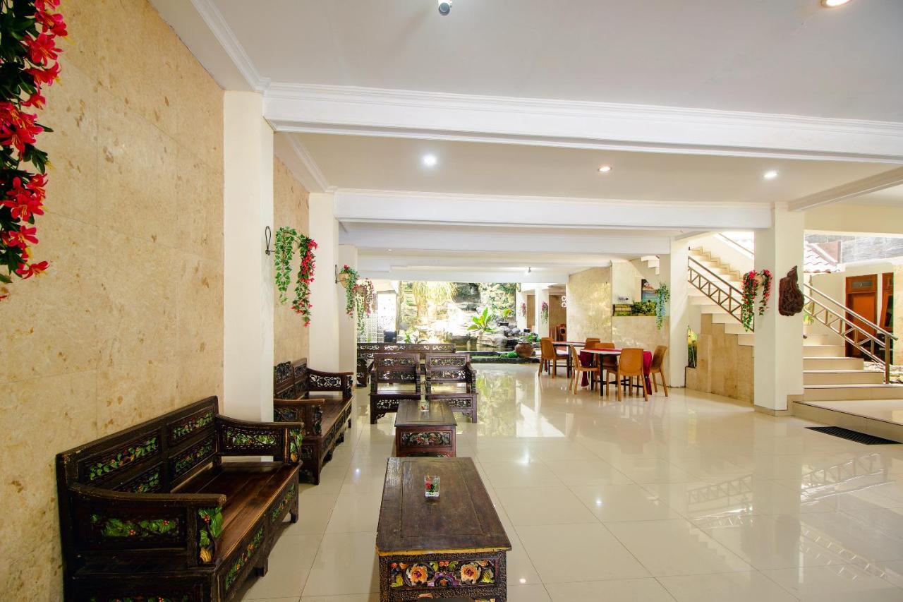 Oyo 1683 Hotel Musafira Syariah Yogyakarta Kültér fotó